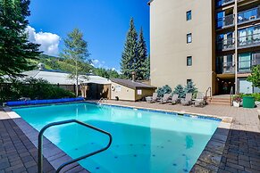 Vail Top-floor Condo w/ Deck & Mountain Views!