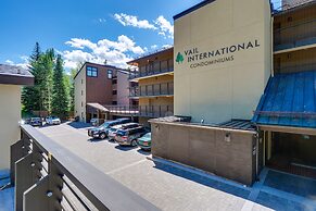 Vail Top-floor Condo w/ Deck & Mountain Views!