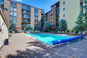 Vail Top-floor Condo w/ Deck & Mountain Views!