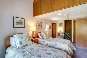 Vail Top-floor Condo w/ Deck & Mountain Views!