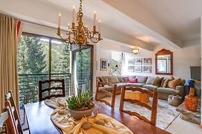 Vail Top-floor Condo w/ Deck & Mountain Views!