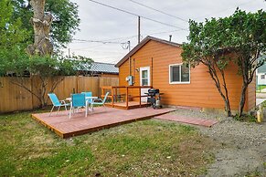 Quaint Cody Cottage w/ Grill: Walk to Downtown!