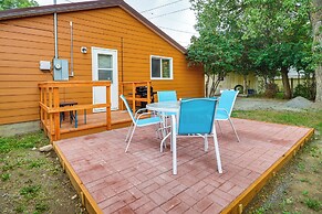 Quaint Cody Cottage w/ Grill: Walk to Downtown!