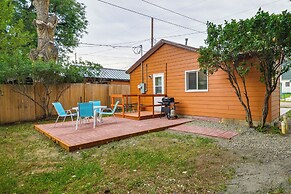 Quaint Cody Cottage w/ Grill: Walk to Downtown!
