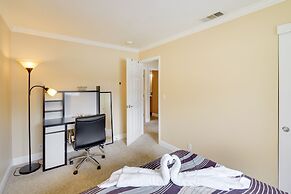 Sunny San Jose Townhome - Family Friendly!