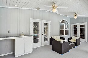 Palm Coast Escape: Screened Lanai, Saltwater Pool!