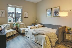 Cozy Winter Retreat in Golden: Minutes to Downtown