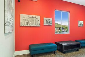 1 Mi to Dtwn: Cozy Retreat in Golden, CO!