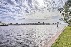 Bright Naples Vacation Rental: Close to Waterfront