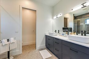 Contemporary Naples Home w/ Outdoor Kitchen & Pool