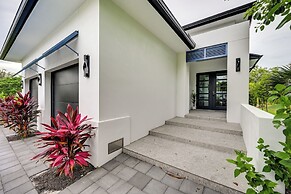Contemporary Naples Home w/ Outdoor Kitchen & Pool