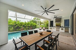 Contemporary Naples Home w/ Outdoor Kitchen & Pool