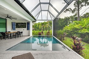 Contemporary Naples Home w/ Outdoor Kitchen & Pool
