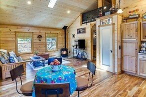 Conifer Log Cabin Rental w/ Private Hot Tub & Pond