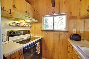 Mammoth Lakes Condo w/ Fireplace & Mountain Views