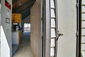 Mammoth Lakes Condo w/ Fireplace & Mountain Views