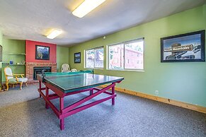 Mammoth Lakes Condo w/ Fireplace & Mountain Views