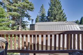 Mammoth Lakes Condo w/ Fireplace & Mountain Views