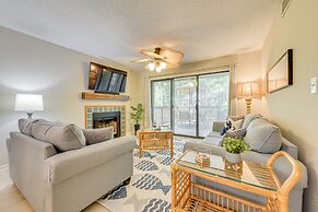 Myrtle Beach Getaway w/ Private Deck & Pool Access