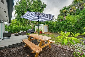 Sunny Florida Escape w/ Patio, Grill & Fire Pit!