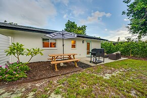 Sunny Florida Escape w/ Patio, Grill & Fire Pit!