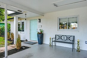 Sunny Florida Escape w/ Patio, Grill & Fire Pit!