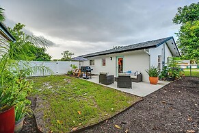 Sunny Florida Escape w/ Patio, Grill & Fire Pit!