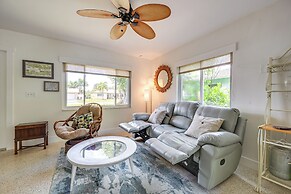 Sunny Florida Escape w/ Patio, Grill & Fire Pit!