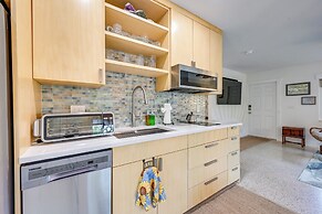 Sunny Florida Escape w/ Patio, Grill & Fire Pit!