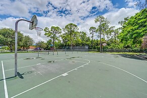 Sunny Florida Escape w/ Patio, Grill & Fire Pit!