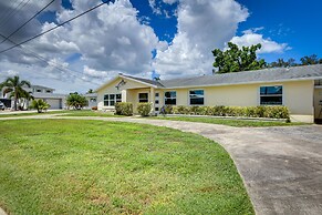 Palmetto Waterfront Vacation Rental w/ Boat Dock!