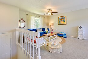 Palmetto Escape w/ Balcony - Walk to Marina!