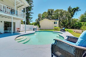 Palmetto Escape w/ Balcony - Walk to Marina!