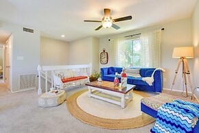 Palmetto Escape w/ Balcony - Walk to Marina!