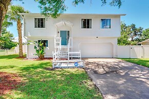 Palmetto Escape w/ Balcony - Walk to Marina!