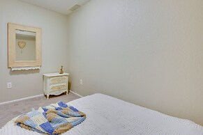 Palmetto Escape w/ Balcony - Walk to Marina!