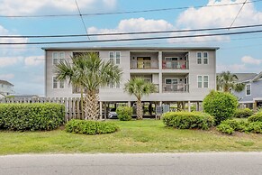Walk to Beaches: Myrtle Beach Condo w/ Balcony!