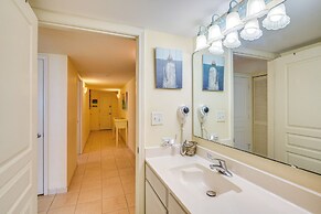 2 Mi to Barefoot Landing: Condo w/ Beach Access!