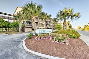 Walk to Coast: North Myrtle Beach Condo w/ Pool!