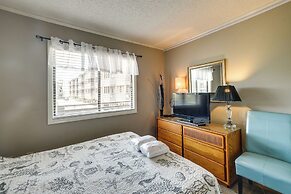 Walk to Coast: North Myrtle Beach Condo w/ Pool!
