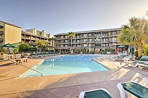 Walk to Coast: North Myrtle Beach Condo w/ Pool!