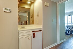 Walk to Coast: North Myrtle Beach Condo w/ Pool!