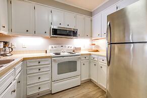 Walk to Coast: North Myrtle Beach Condo w/ Pool!