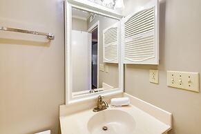 Walk to Coast: North Myrtle Beach Condo w/ Pool!