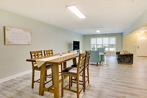 Charming Omaha Getaway - 3 Mi to Baxter Arena!