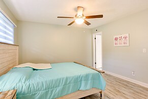 Charming Omaha Getaway - 3 Mi to Baxter Arena!