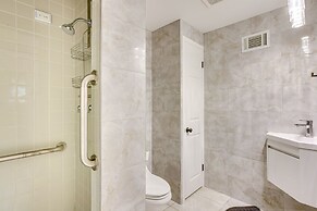 Charming Omaha Getaway - 3 Mi to Baxter Arena!
