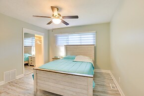 Charming Omaha Getaway - 3 Mi to Baxter Arena!