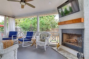 Pensacola Paradise: Furnished Deck & Gas Grill!
