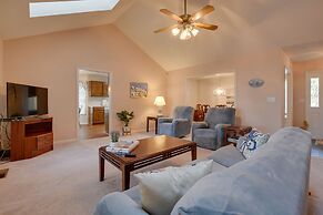 3 Blocks to Shore: North Myrtle Beach Retreat!